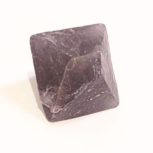 Fluorit oktaéder (lilás)